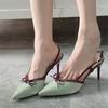 Sapatos Femininos de Salto Alto Bico Fino com Laço Nova Coleção Primavera/Verão 2025 Moda Versátil Confortável Sandálias Fechadas para Mulheres