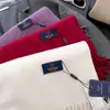 Novo Lenço Versátil de Cor Sólida para Mulheres, Quente de Inverno, Espesso, Cachecol de Pescoço Monocromático, Xale, Lenço Longo com Franjas