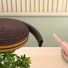 Tira Selladora Adhesiva para Puertas y Ventanas Tipo D Pegatina para Huecos de Puerta Tira Plástica de Acero para Ventanas a Prueba de Viento y Sonido Marco de Puerta Antirrobo Tira Anticolisión