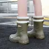 Botas de Chuva Femininas da Moda, de Cano Médio, Engrossadas, Resistentes ao Desgaste, Forradas com Lã, Quentes, Impermeáveis, Botas de Borracha Antiderrapantes, Calçados de Calçar