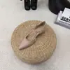 Nuevas Sandalias Cerradas de Dedo con Aumento de Altura de 5 cm, Zapatos Mary Jane Franceses de Punta Fina Color Nude Poco Profundos con Remaches