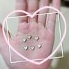 Joyería para uñas con forma de corazón de amor de madre con concha roja de red, borde de uña, textura de metal de circón, corazón de melocotón, joyería de aleación de diamante para uñas