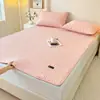 Protector de colchón impermeable transfronterizo, cubrecolchón acolchado, colchón Clase A, juego de tres piezas de funda de almohada, cubierta de cama impermeable popular de comercio exterior