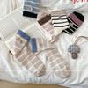 Calcetines Mekki de Primavera y Verano para Mujer Nuevo Oso de Malla Bordado Calcetines de Media Caña para Mujer Modernos Simples Versátiles Calcetines de Rizo