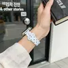 Pulseira de Couro com Corações de Bolinhas Duplamente Rebites Adequada para Apple Watch iWatch 12ª Geração 11/10
