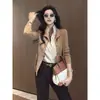 NUEVA colección de principios de otoño DADAD: top interior moderno y versátil de mezcla de cachemira y lana, diseñado para parecer un conjunto de dos piezas, para mujer, HUZ7649
