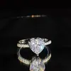 Anillo de boda para mujer Versa alto con diamantes de imitación, corazón de niña, corazón con garra chapada en oro, incrustado, moda, fuerte retención de color, anillo diario