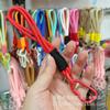 Fornecimento de novo chaveiro de cor contrastante, cordão universal para pulso, cordão de enrolamento duplo, cordão curto para celular