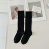 Calcetines de felpa estilo japonés 2023 otoño e invierno Nuevo m * um * u pasarela raya fina color básico medias para mujer al por mayor