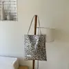 Nova Bolsa de Lona de Grande Capacidade Moda para o Dia a Dia Cinza Prata Feminina Casual Estampa de Leopardo Bolsa de Ombro