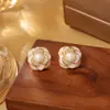 Brincos de Camélia Francesa Micro-Incustados com Zircônia Brincos de Pérola de Água Doce Naturais Brincos de Moda Elegantes de Luxo Leve