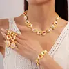 Set de Aretes, Collar y Pulsera de Flor de Diamante y Corazón Estilo Palacio Retro Cadena para Clavícula Collar de Lujo Ligero de Alta Gama para Mujeres
