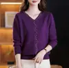 Estilo Novo Primavera 2026 Camisa Básica Fina de Manga Longa para Primavera e Outono Gola V Malha Fashionável Top Camiseta para Mulheres de Meia-Idade
