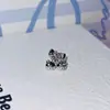 Lindos Aretes de Hueso de Oreja de Gato Kt de Acero de Titanio con Tornillo Pequeños y Exquisitos Lindos Aretes Zirconia Microincrustada Elegantes y Femeninos