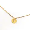 Collar con Colgante de Alfabeto de Acero Inoxidable 26 Letras, Cadena para Clavícula, Pieza Redonda Chapada al Vacío en Oro de 18 Quilates, Colgante de Acero de Titanio de Moda, Superventas Transfronterizo