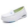 Sapatos de enfermagem para mulheres, sapatos de trabalho respiráveis com sola macia, antiderrapantes, de calçar, com sola grossa, sapatos brancos que aumentam a altura para profissionais de saúde, adequados para primavera e outono