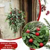 Spray de Nieve Navideño Decoración Colgante de Muérdago para el Hogar, Vegetación Artificial, Flores Falsas, Ramas de Pino, Bayas Rojas, Piñas, Ramo Colgante de Planta Verde
