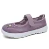 Sapatos Femininos de Verão Vazados Respiráveis Sapatos para Mães de Meia-idade Forma Larga Não Apertam os Pés Não Beliscam os Pés Sapatos para Idosos Flats Sapatos Bordados