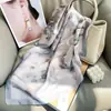 Bufanda Floral de Acuarela Atmosférica de Alta Gama JM, Bufanda de Seda con Estampado de Flores Degradadas, Adecuada para el Uso Diario y Ambientes con Aire Acondicionado