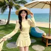 Traje de baño a rayas estilo coreano, un conjunto de bikini de alta gama con falda para mujer, perfecto para vacaciones en la playa, aguas termales y natación