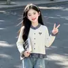 Nova coleção de primavera e outono: Cardigan de manga longa patchwork estilo preppy para meninas e calça jeans doce com estampa de estrelas, um conjunto de duas peças