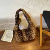 Bolso de Peluche para Mujer 2026 Nuevo Estilo Tendencia Otoño/Invierno Súper Popular Bolso de Hombro Único Bolso de Axila de Moda Versátil para Viajes Cotidianos Bolso de Media Luna