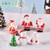 Nuevo micropaisaje navideño con escena de nieve, anciano, muñeco de nieve, tren, caja, calcetines navideños, pequeñas campanas de regalo, adornos de resina