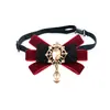 Broche de Terciopelo Retro Europeo y Americano Personalizado con Lazo, Flor de Encaje y Decoración de Cuello Estilo Chanel