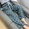 Calça de Pijama de Seda de Algodão para Mulheres, Estilo Fino para Primavera e Verão, Tamanho Grande, Caimento Solto, Calça de Perna Larga de Algodão Artificial, Pode Ser Usada Fora de Casa, Versátil, Cintura Alta, Leve