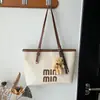 Nova Bolsa Estilosa de Axila para Mulheres Mori Fofa Versátil Bolsa de Compras Bolsa de Ombro Único para Mulheres Moda de Nicho Bolsa Tote de Mão