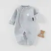 Venta al por mayor de fábrica de mamelucos para bebé para primavera, otoño e invierno, ropa para niños de An'yang, acolchados de algodón puro grado A, mamelucos gruesos para bebé
