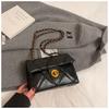 Bolso de hombro vintage plisado para mujer, novedad de invierno 2024, pequeño bolso cruzado estilo Chanel con cadena rómbica.
