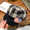 Gorra de repartidor japonesa linda estilo coreano para mujer, nuevo modelo de principios de otoño, decoración para estudiantes, combinada con gorra octagonal a cuadros