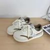 2026 Primavera Nuevo Estilo Mango Punta Zapatos de Entrenamiento Alemanes Cuero Planos Blancos Punta Ancha Zapatos para Mujer Zapatos Versátiles para Pies Anchos