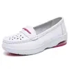 Novos Sapatos de Enfermagem com Amortecimento de Ar Femininos Sola Macia Confortáveis Antiderrapantes Pés Não Cansados Fundo Plano Salto Baixo Vazados Sapatos Brancos para Cuidados Médicos