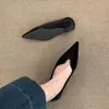 Sapatos de salto baixo rasos estilo francês de veludo com bico fino e corte em V emagrecedores, nova coleção de outono, scarpins elegantes e versáteis de salto gatinho