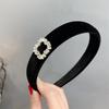 B306 Diadema de Corazón Hueco con Circonita Diadema Simple de Lana Negra Diadema Elegante Accesorio para el Cabello de Hada Celebridad de Internet