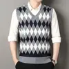 Nuevo Chaleco de Punto con Cuello en V y Patrón de Diamantes para Hombre de Primavera y Otoño, Chaleco Casual de Punto Jacquard, Al por Mayor de una Pieza