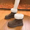 Botas de neve femininas, nova coleção de inverno 2026, com sola grossa, que aumentam a altura, botas curtas com zíper traseiro, botas estilo Martin, forradas com fleece, quentes e acolchoadas
