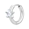 Exquisito pendiente con hebilla de acero de titanio de gran venta transfronteriza, nuevo y moderno pendiente de diamante, temperamento femenino, estilo coreano, simple y amoroso.