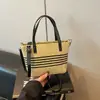 Cesta de verão listrada trançada, 2026 grande capacidade, bolsa de praia de palha estilosa para férias, bolsa de ombro, bolsa transversal e bolsa tote
