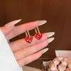 Brincos de Tarraxa Esmaltados Coração Vermelho Estilo Hong Kong Retrô para Mulheres Exquisite Temperamento Moderno Único Bonitos Joias de Orelha Versáteis