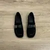Mocassins Versáteis de Tecido Slip-On Estilo Retrô Camurça Bico Redondo Confortáveis para Mulheres, Novos Sapatos de Solado Plano em Marrom e Preto