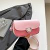 Bolso bandolera cruzado casual de estilo extranjero simple 2025 nuevo moda primavera y verano este año popular flip para ir al trabajo mujer