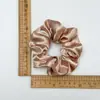 Elástico de cabelo de cetim com strass, estilo coreano, inspirado no retrô francês, scrunchie, corda de cabelo plissada, scrunchie moderno, acessório de cabelo de alta qualidade.