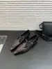 Zapatos de tacón bajo estilo europeo Primavera 2026 Zapatos Vintage con Tira y Boca Baja Versátiles Casuales de Piel Zapatos Mary Jane