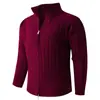 Ropa de punto gruesa con cuello alto, nueva para Otoño e Invierno 2025, tejido de punto para hombre, estilo coreano, chaqueta de punto tipo cárdigan moderna