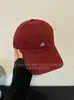¡Reporte! Encontré una Hermosa Gorra de Béisbol. Una Gorra Sencilla con Letras Pequeñas, Adecuada Tanto para Hombres como para Mujeres, con una Visera Ancha que Hace que la Cara Parezca Más Pequeña