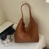 Bolsa de Palha Tecida Artesanal Retrô 2026 Nova Grande Capacidade para o Dia a Dia Bolsa de Ombro Único Casual Toque de Luxo Bolsa de Axila Tendência