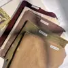 Chal Triangular de Color Sólido Minimalista para el Viaje Diario de Mujeres, Bufanda Pequeña de Punto Multifuncional Versátil para Protección del Cuello, Pañuelo para la Cabeza para Primavera y Otoño